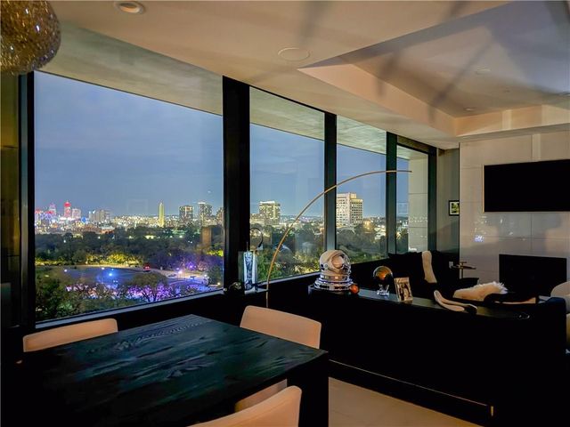 700 W 31st Street 702, Kansas City, MO 64108