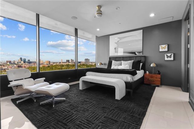 700 W 31st Street 702, Kansas City, MO 64108