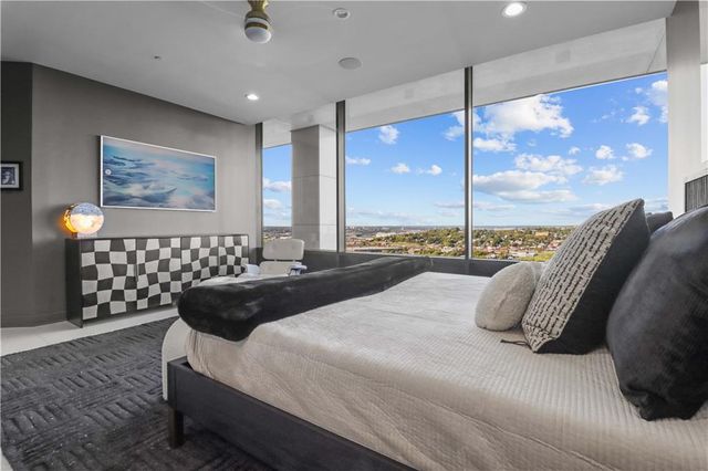 700 W 31st Street 702, Kansas City, MO 64108