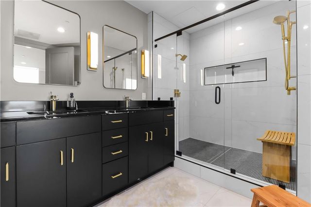 700 W 31st Street 702, Kansas City, MO 64108