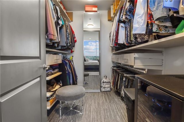 700 W 31st Street 702, Kansas City, MO 64108