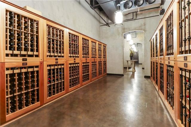 700 W 31st Street 702, Kansas City, MO 64108