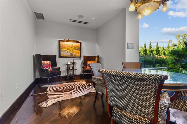 700 W 31st Street 702, Kansas City, MO 64108