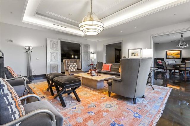 700 W 31st Street 702, Kansas City, MO 64108