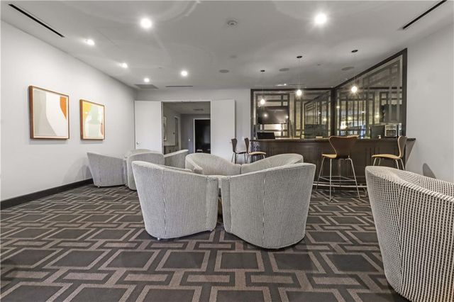 700 W 31st Street 702, Kansas City, MO 64108