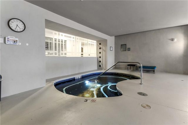 700 W 31st Street 702, Kansas City, MO 64108