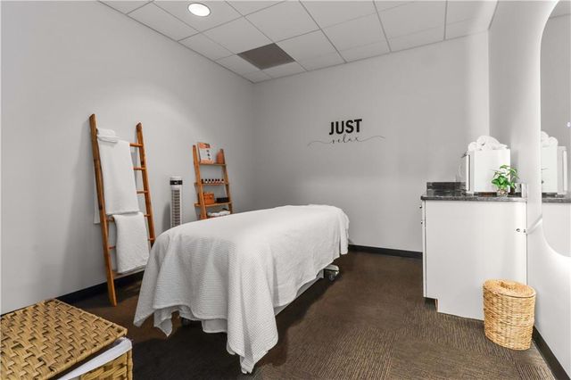 700 W 31st Street 702, Kansas City, MO 64108