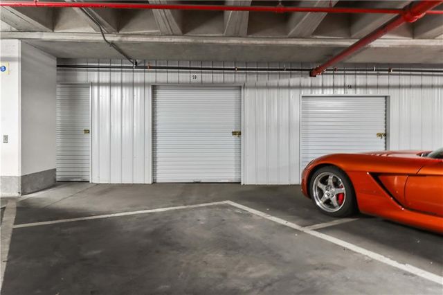 700 W 31st Street 702, Kansas City, MO 64108