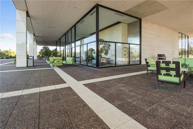 700 W 31st Street 702, Kansas City, MO 64108