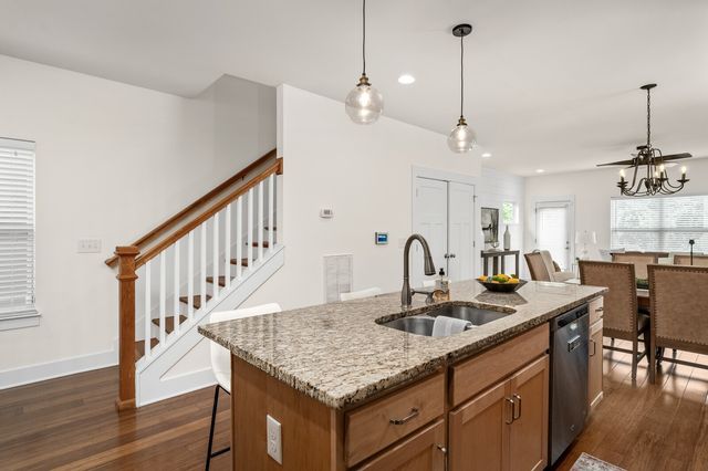 1734 McKinney Ave, Nashville, TN 37208