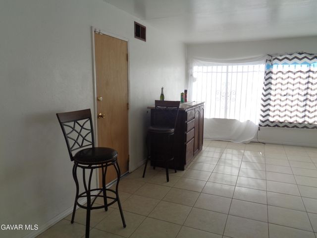 44631 Fenhold Street, Lancaster, CA 93535