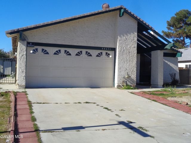 44631 Fenhold Street, Lancaster, CA 93535