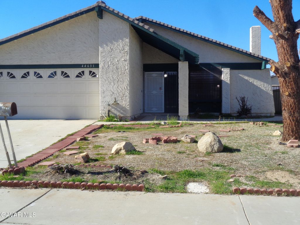 44631 Fenhold Street, Lancaster, CA 93535
