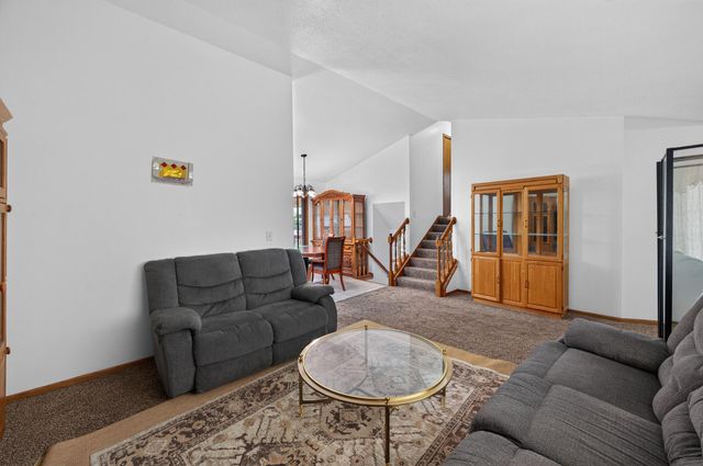 6709 Brunswick Avenue N, Brooklyn Park, MN 55429