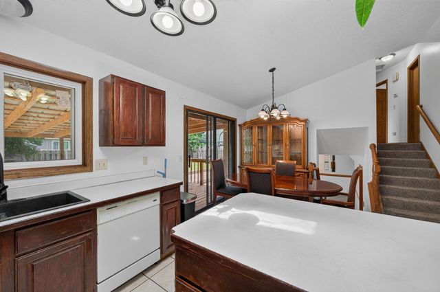 6709 Brunswick Avenue N, Brooklyn Park, MN 55429