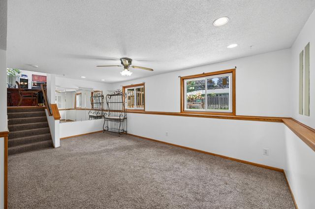 6709 Brunswick Avenue N, Brooklyn Park, MN 55429