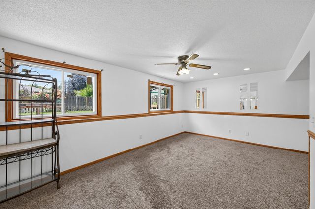 6709 Brunswick Avenue N, Brooklyn Park, MN 55429