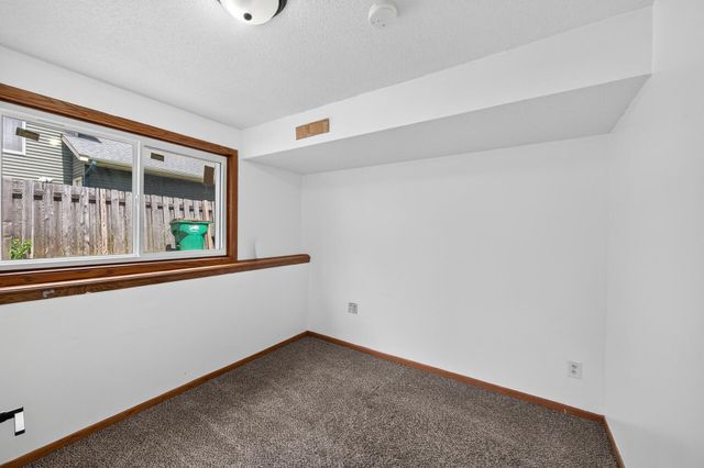 6709 Brunswick Avenue N, Brooklyn Park, MN 55429