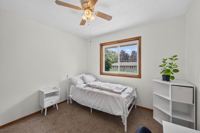 6709 Brunswick Avenue N, Brooklyn Park, MN 55429