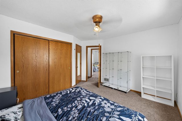 6709 Brunswick Avenue N, Brooklyn Park, MN 55429