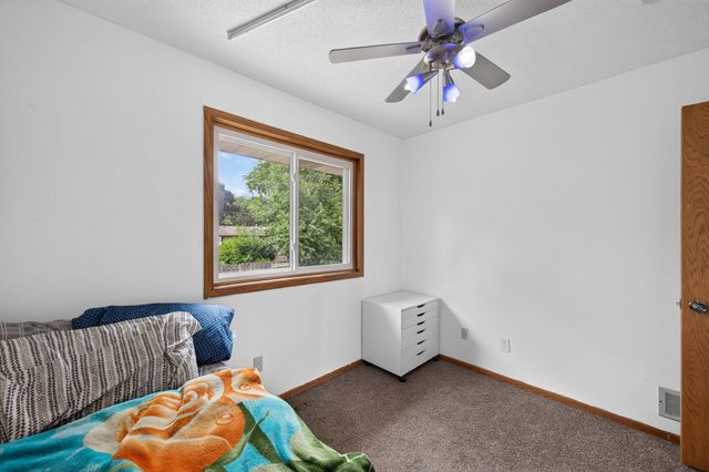 6709 Brunswick Avenue N, Brooklyn Park, MN 55429