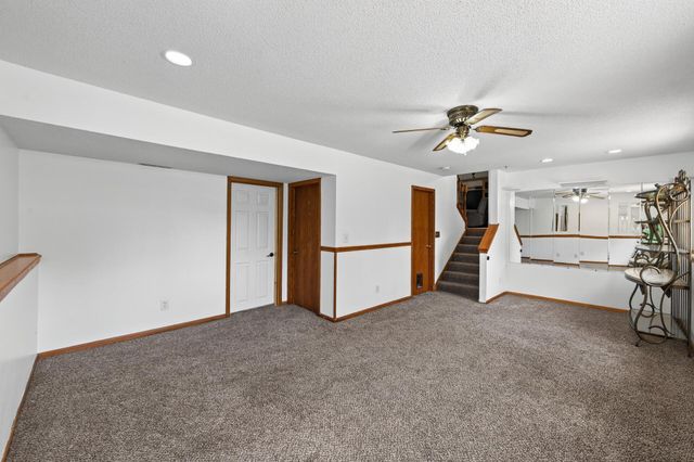 6709 Brunswick Avenue N, Brooklyn Park, MN 55429