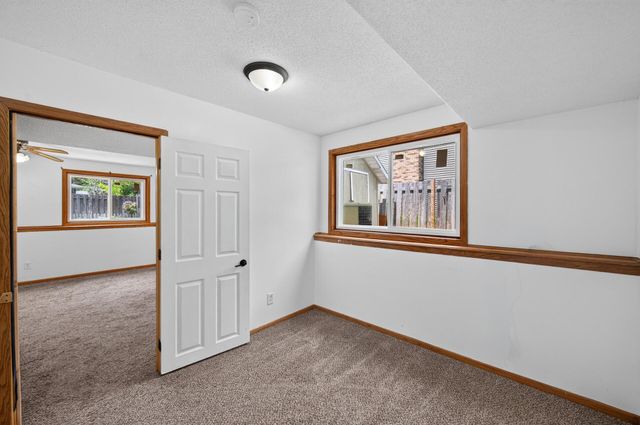 6709 Brunswick Avenue N, Brooklyn Park, MN 55429