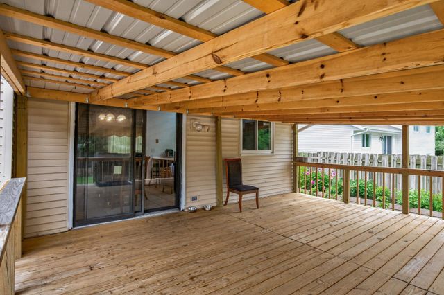 6709 Brunswick Avenue N, Brooklyn Park, MN 55429