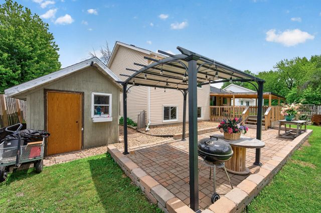 6709 Brunswick Avenue N, Brooklyn Park, MN 55429