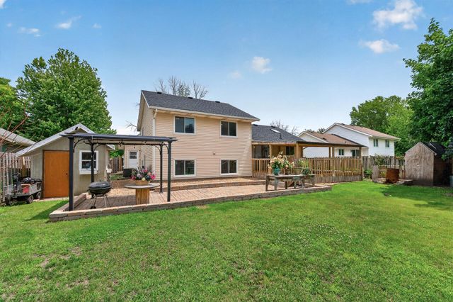 6709 Brunswick Avenue N, Brooklyn Park, MN 55429