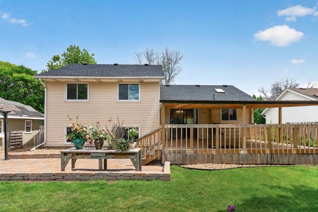 6709 Brunswick Avenue N, Brooklyn Park, MN 55429