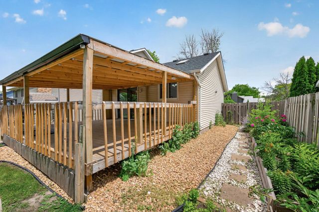 6709 Brunswick Avenue N, Brooklyn Park, MN 55429