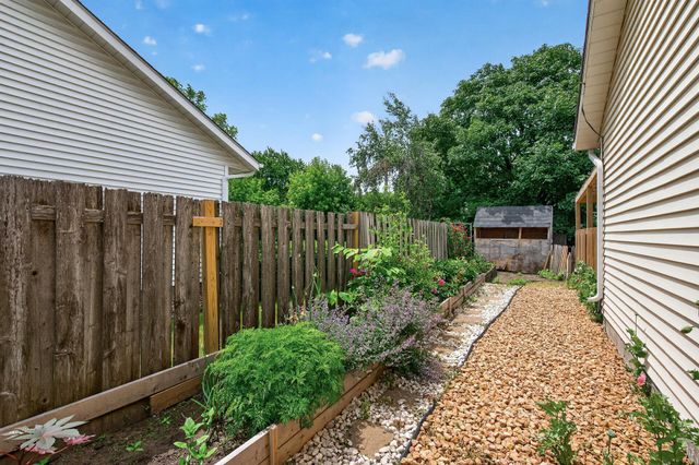 6709 Brunswick Avenue N, Brooklyn Park, MN 55429