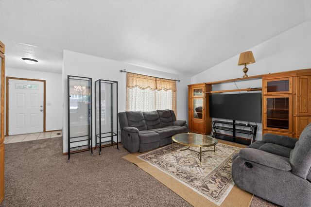 6709 Brunswick Avenue N, Brooklyn Park, MN 55429