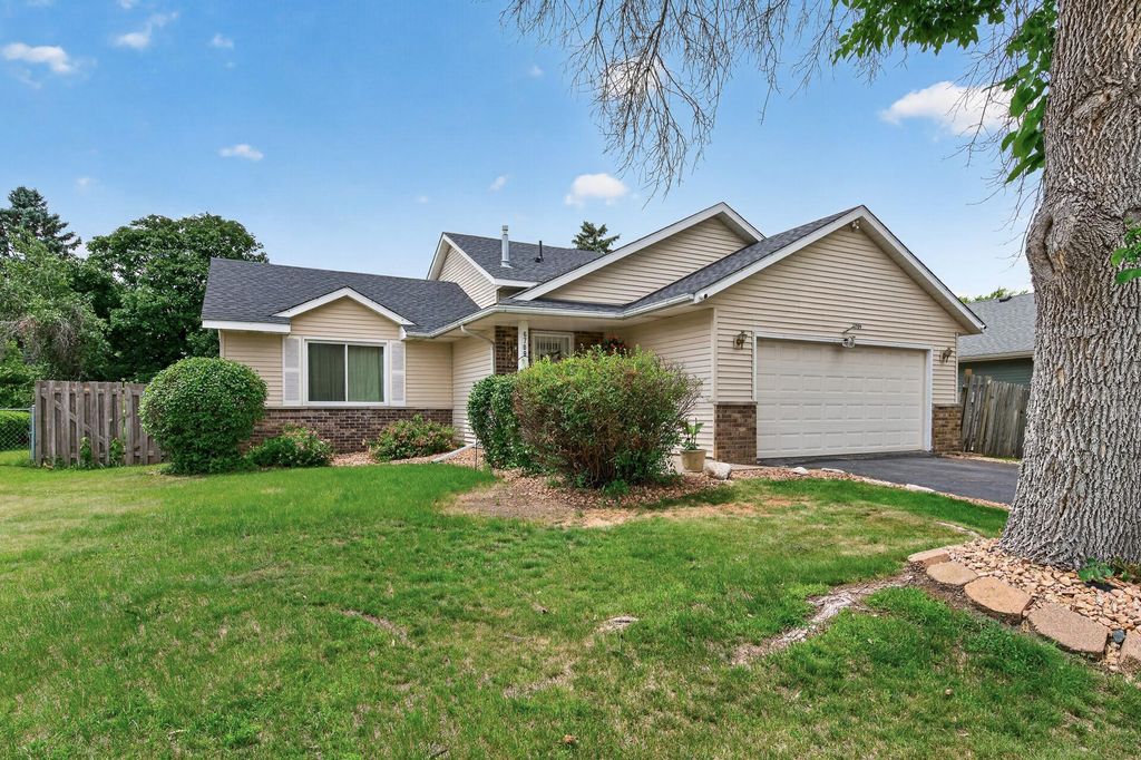 6709 Brunswick Avenue N, Brooklyn Park, MN 55429