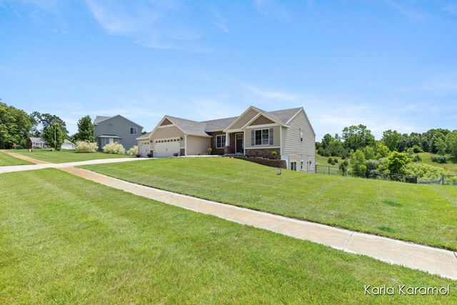 11782 Ridge Water Drive, Sparta, MI 49345