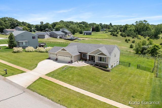 11782 Ridge Water Drive, Sparta, MI 49345
