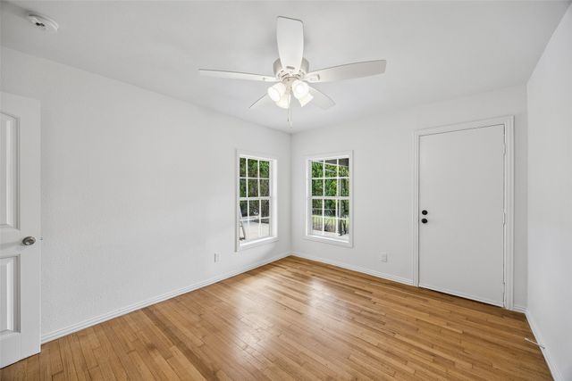3335 Burlingdell Avenue, Dallas, TX 75211