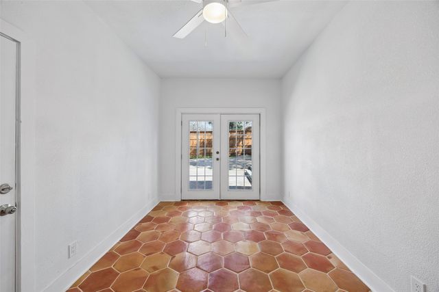 3335 Burlingdell Avenue, Dallas, TX 75211