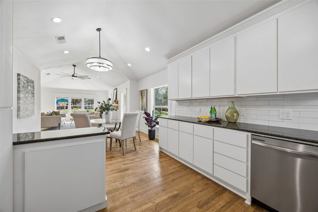 3335 Burlingdell Avenue, Dallas, TX 75211