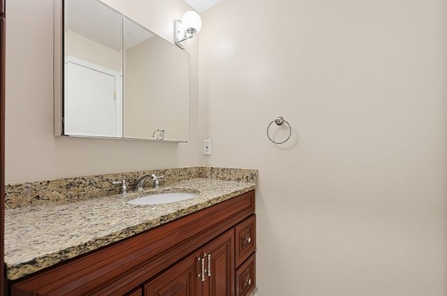 125 Leland Farm Rd. 125, Ashland, MA 01721