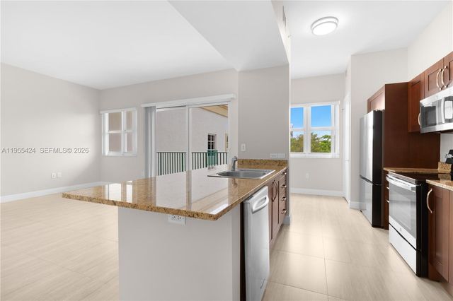 20000 E Country Club Drive 402, Aventura, FL 33180