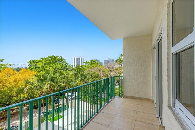 20000 E Country Club Drive 402, Aventura, FL 33180