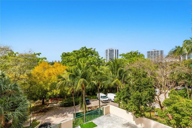 20000 E Country Club Drive 402, Aventura, FL 33180