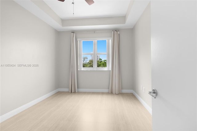 20000 E Country Club Drive 402, Aventura, FL 33180