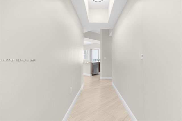 20000 E Country Club Drive 402, Aventura, FL 33180