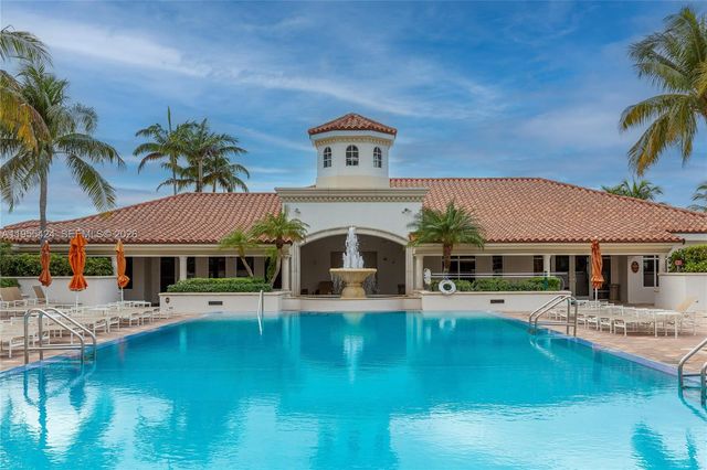 20000 E Country Club Drive 402, Aventura, FL 33180