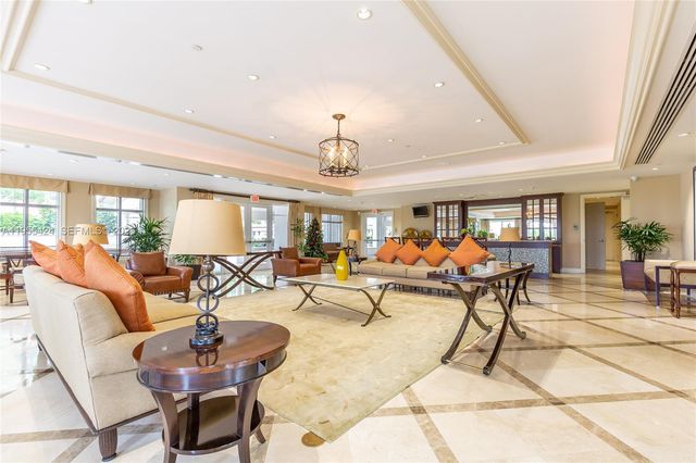 20000 E Country Club Drive 402, Aventura, FL 33180