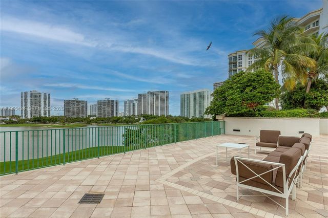 20000 E Country Club Drive 402, Aventura, FL 33180