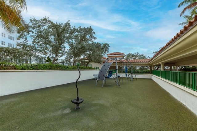20000 E Country Club Drive 402, Aventura, FL 33180